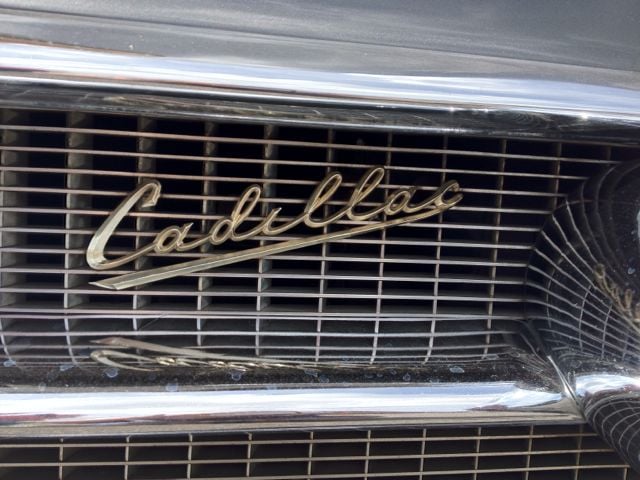 Cadillac Coupe Deville Logo