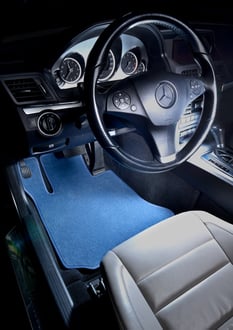 Mercedes_E-class-Portofino-color-Driver_C